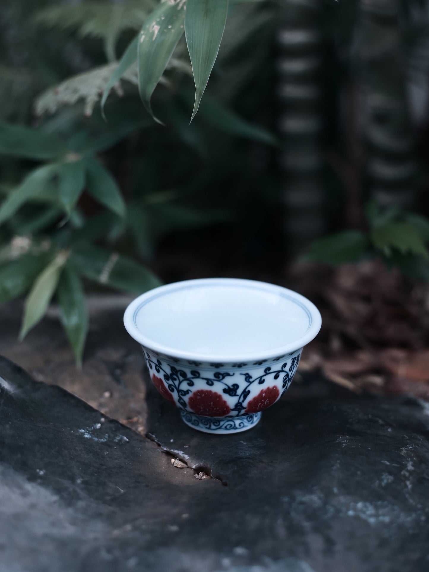 Oriday Imitation Ming Blue-and-White Underglaze Red Tea Set Entwined Lotus Host Cup with Weighted Base + Teapot Set