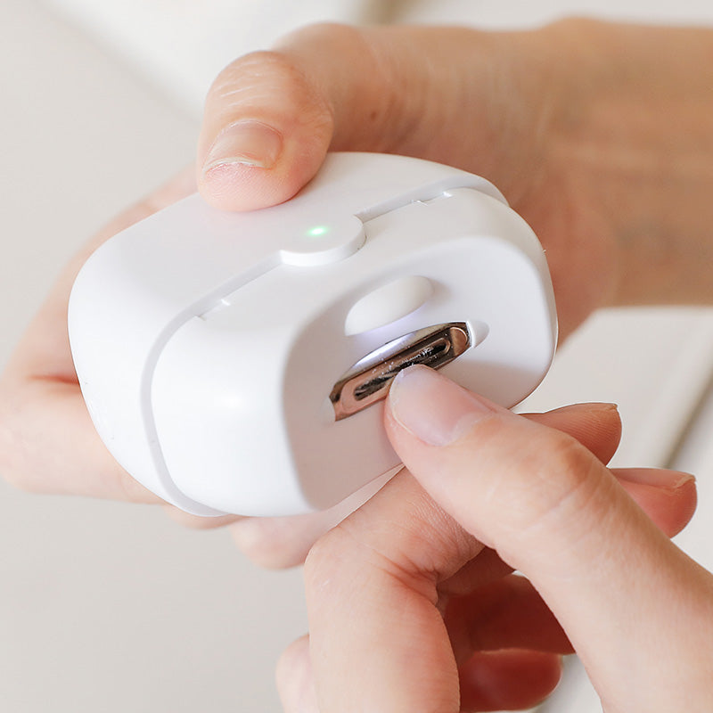 Oriday 전동 손톱깎이 및 손톱 연마기 - 자르기 및 연마 일체형 디자인, 합금 칼날 & 삼중 안전 보호 | 조용하고 진동 방지 설계, 아기가 자는 동안 손톱을 깎을 수 있음 | 뒷면 수납 & 조명 보조
