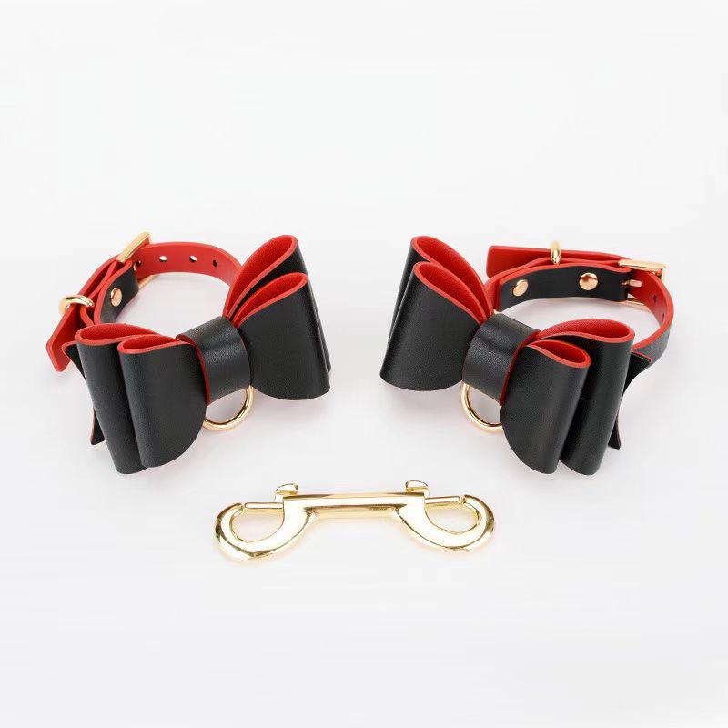 SM butterfly-style handcuffs and leg cuffs, collar with leash, teasing toys, bondage, restraints, punishment tools, alternative sex toys, products by Dongfang Liangpin